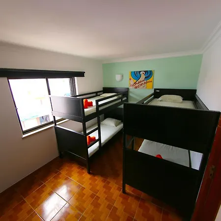 Another Surf Camp Hostel Baleal